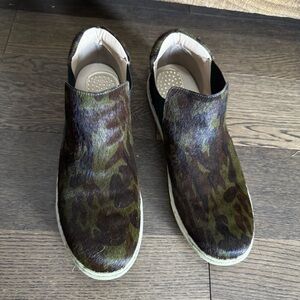 Coconuts by Matisse Camouflage calf hair slip on shoes size 10